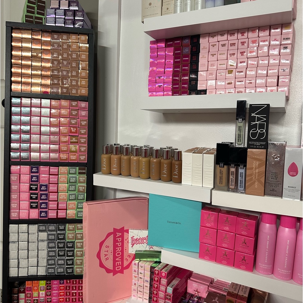 Hopeβs Makeup, Beauty and Skincare Show - Picture 12 of 17